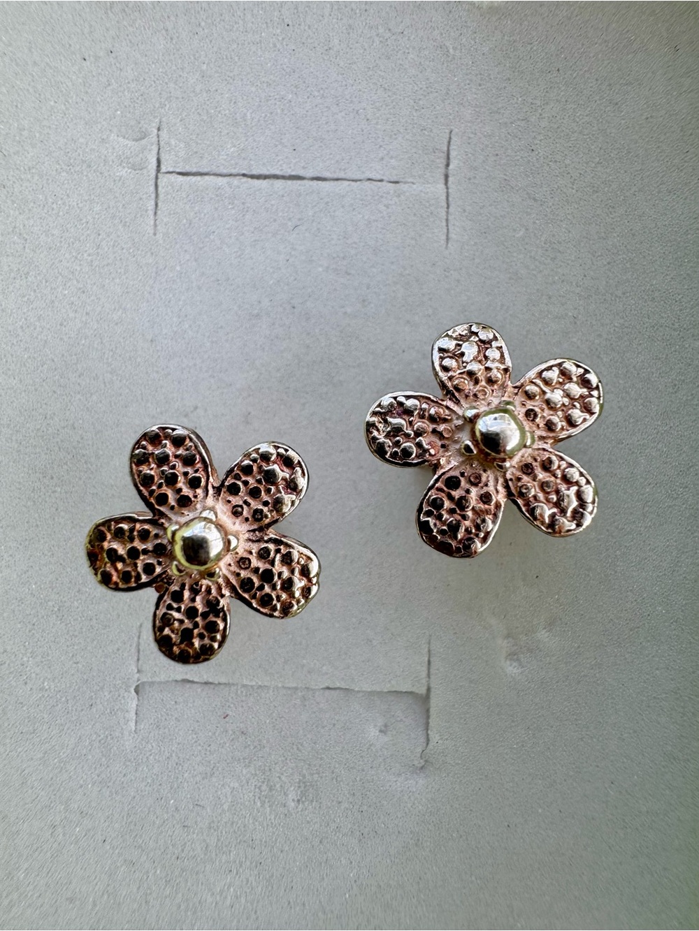 Peruvian Silver Flower Stud Earrings – Vintage Textured Daisy Studs